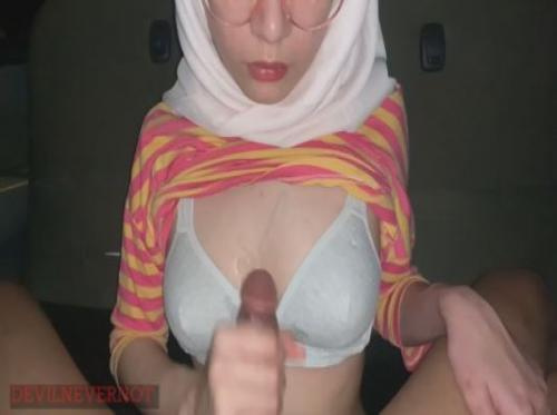 Video Bokep BJ Di Mobil